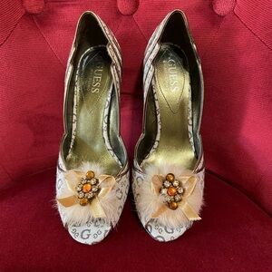 Guess By Marciano Classic Logo Pumps